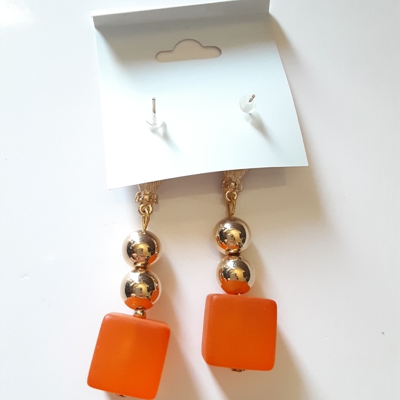 Chloe Accessory Orange Box Dangle Earrings - Picture 6 of 6
